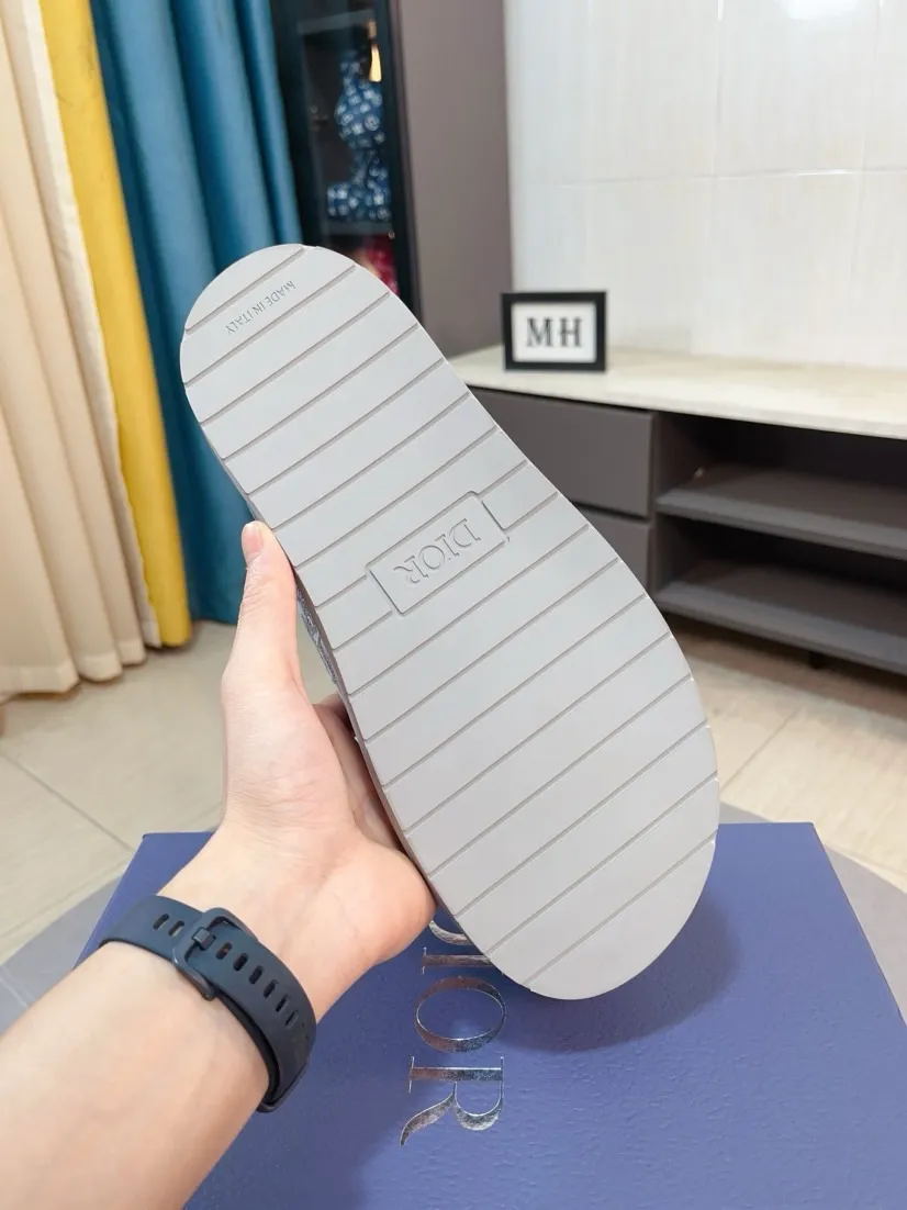 Men's shoes 💰380🌸🌸【Dior】Top purchasing agent 🇮🇹 Di Street Male God half drag counter synchronization, uppers imported from Italy with D logo fabric, high-quality complex splicing craftsmanship, soles: original soles specially provided by the original factory, exclusive event molded soles super comfortable, original factory single goods, 🔍🔍high quality, you can enter and exit the counter at will, welcome to compare, size number 38-45 (order 46)